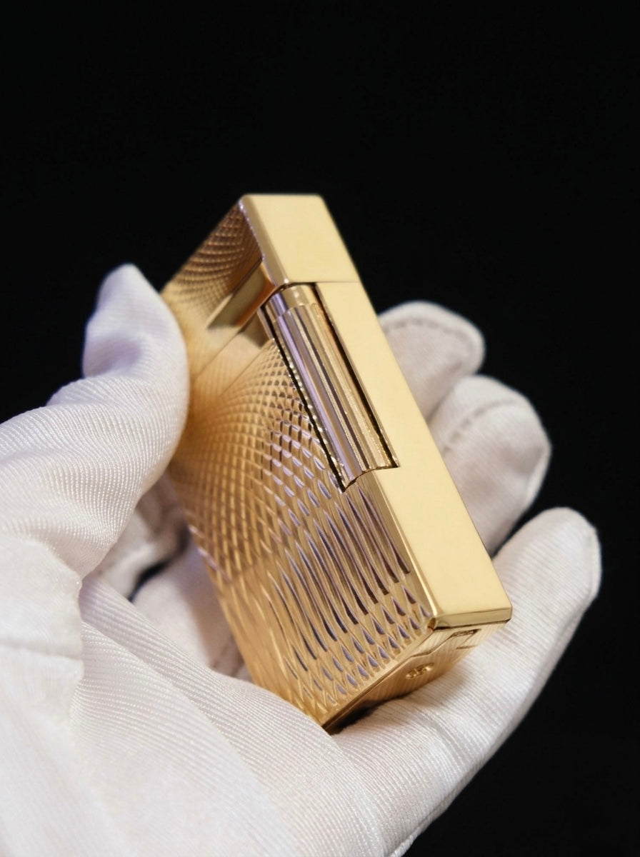 Derui Monte Carlo — Windproof Jet Flame Lighter, Engraved Metal & Gift-Boxed